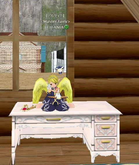 妖精と机の相性は異常