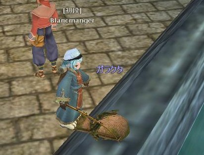 誰だ噴水にゴミ捨てたのは！