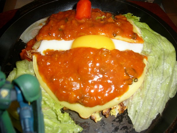 シャアザクって性能3倍じゃなくて実際は1.5倍くらいらしいね、シャアの能力があってこそか…